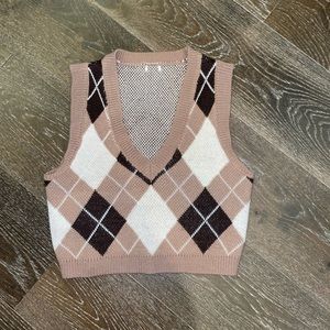 2/$16 GARAGE Womens Cropped Sweater Vest XS/S